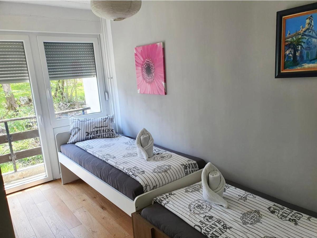 At The Heart Of Plitvice Lakes - Self Check-In! Apartment Plitvicka Jezera Exterior photo